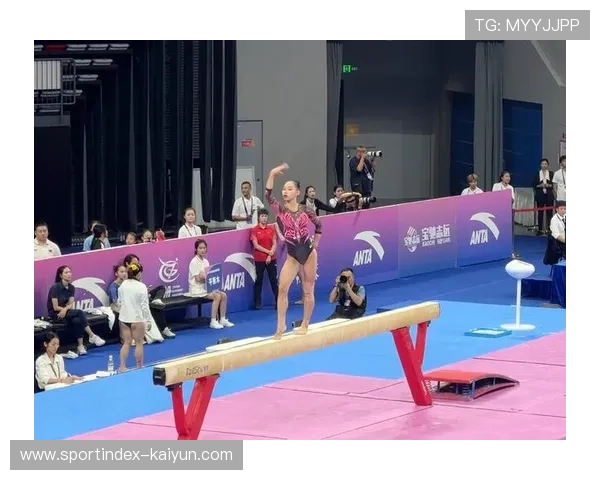 世界体操锦标赛：中国女队平衡木连获三次满分，团体赛逆袭日本